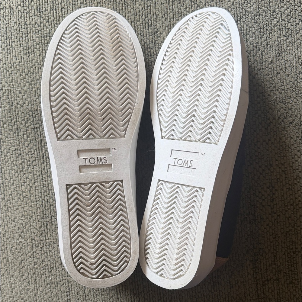 Like New! TOMS Black and Tan Women's Slip-On Sneakers - Picture 3 of 7